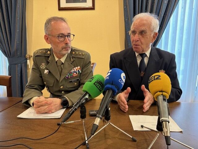 El subdelegado de Defensa en Huesca, Rafael Matilla y el coronel Jaime Marqueta daban a conocer las actividades.