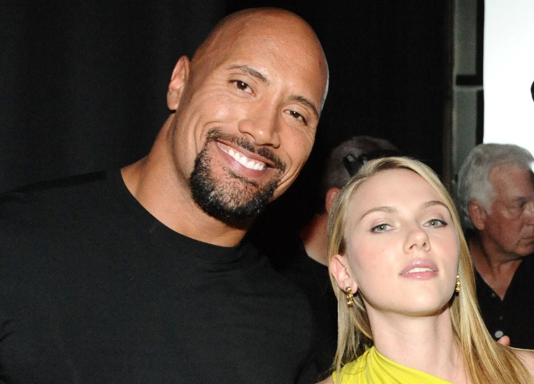 The Rock y Scarlett Johansson en 2010.