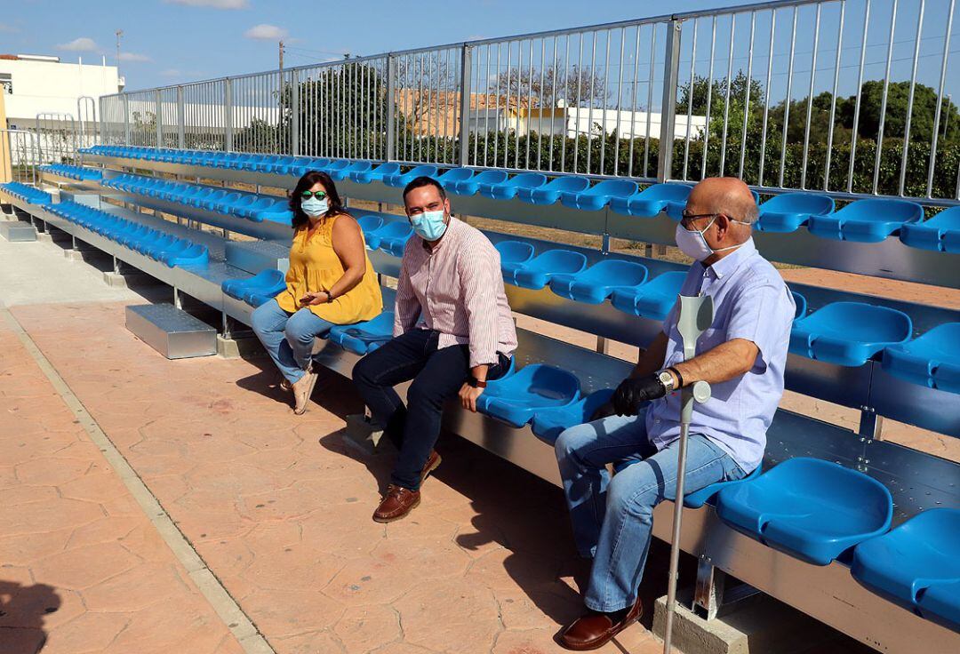 Culminadas las nuevas gradas del campo de fútboll