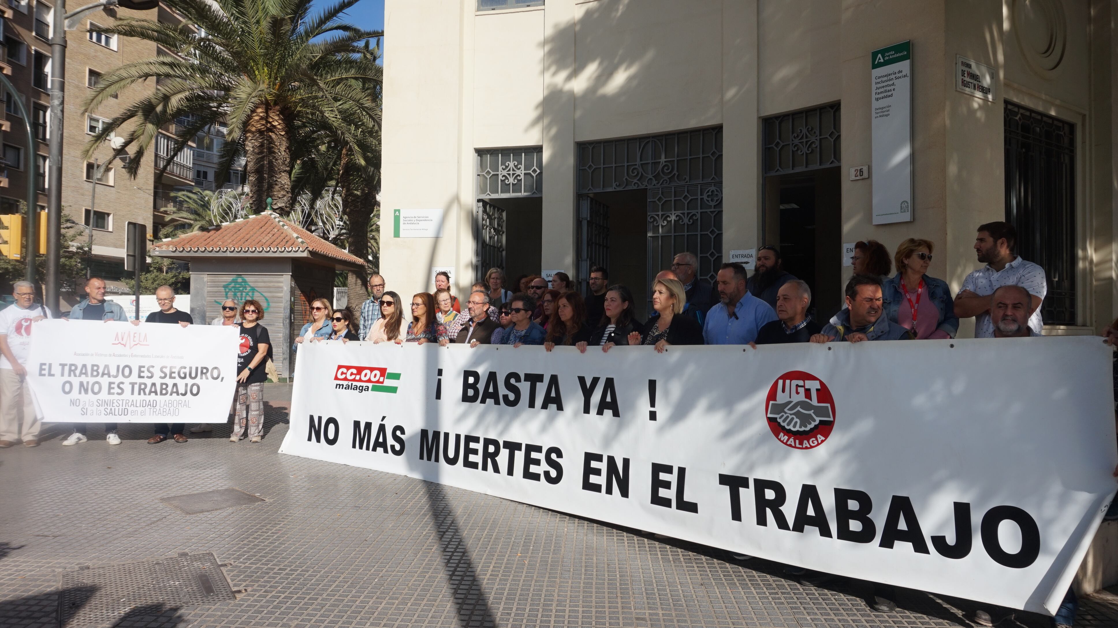Concentración sindical ante la Inspección de Trabajo en Málaga