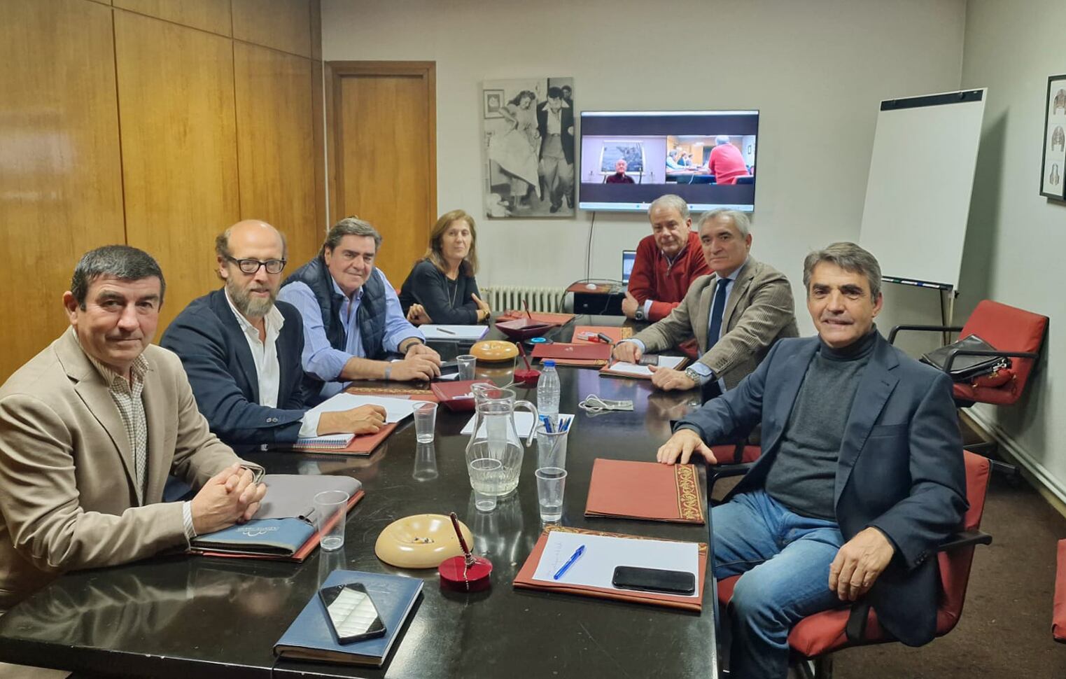 Imagen de la reunión mantenido por los empresarios taurinos con la FTL