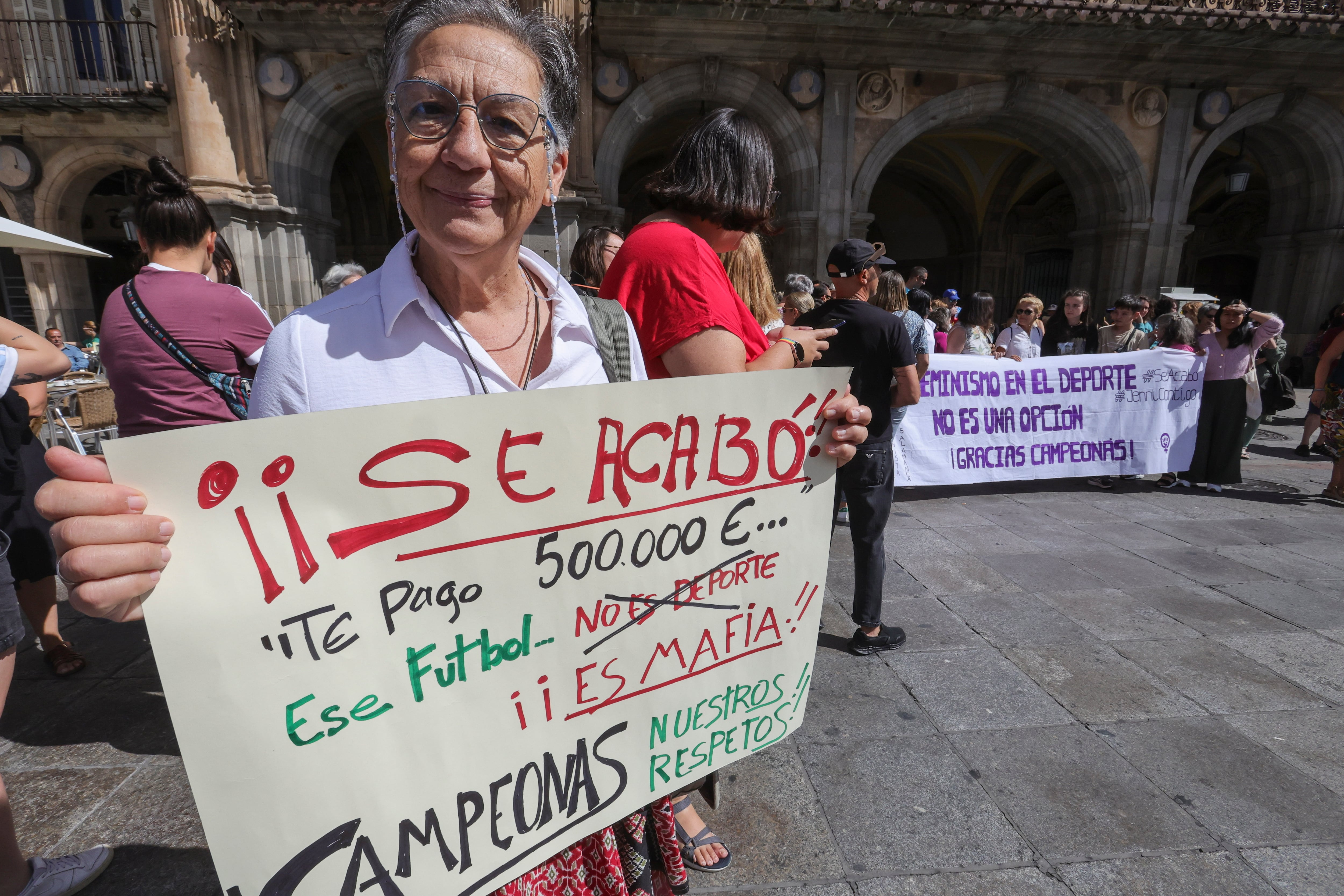 Una manifestante feminista en Salamanca.