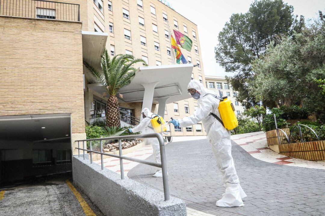 Desinfección en el hospital Regional de Málaga 
