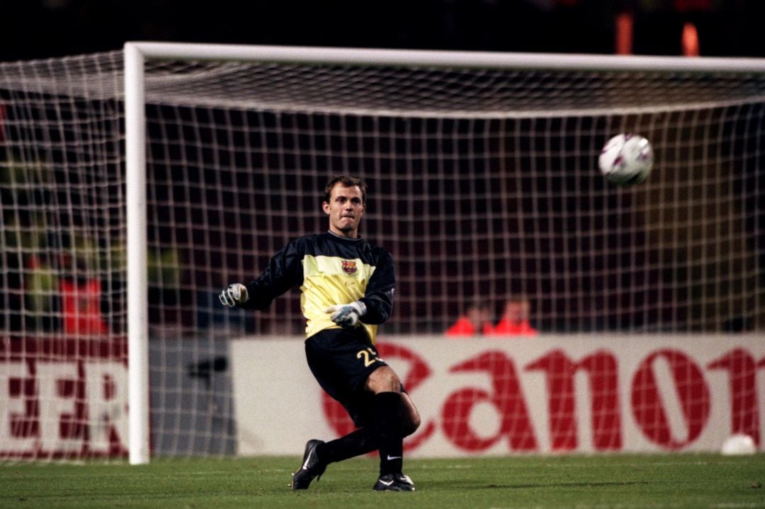 Arnau, durante un partido con el Barcelona en 1999