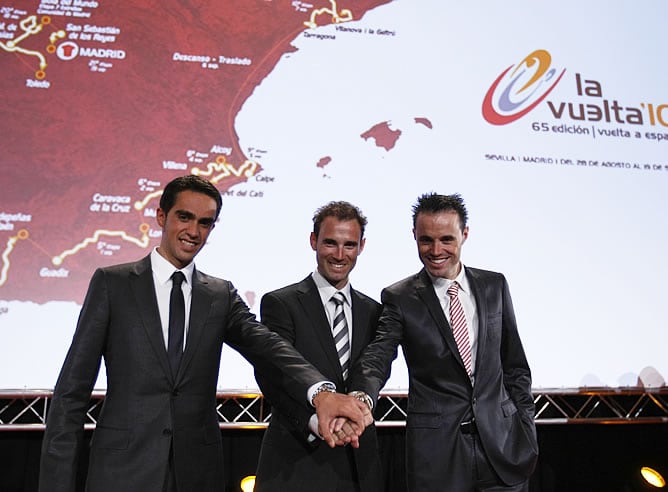 Alberto Contador, Alejandro Valverde y Samuel Sánchez, en la presentación de la Vuelta 2010