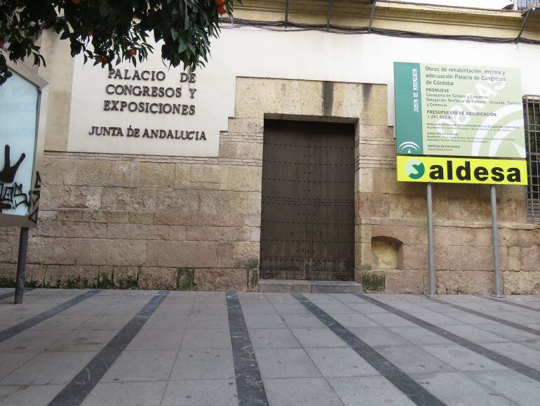 Fachada del Palacio de Congresos del a Calle Torrijos