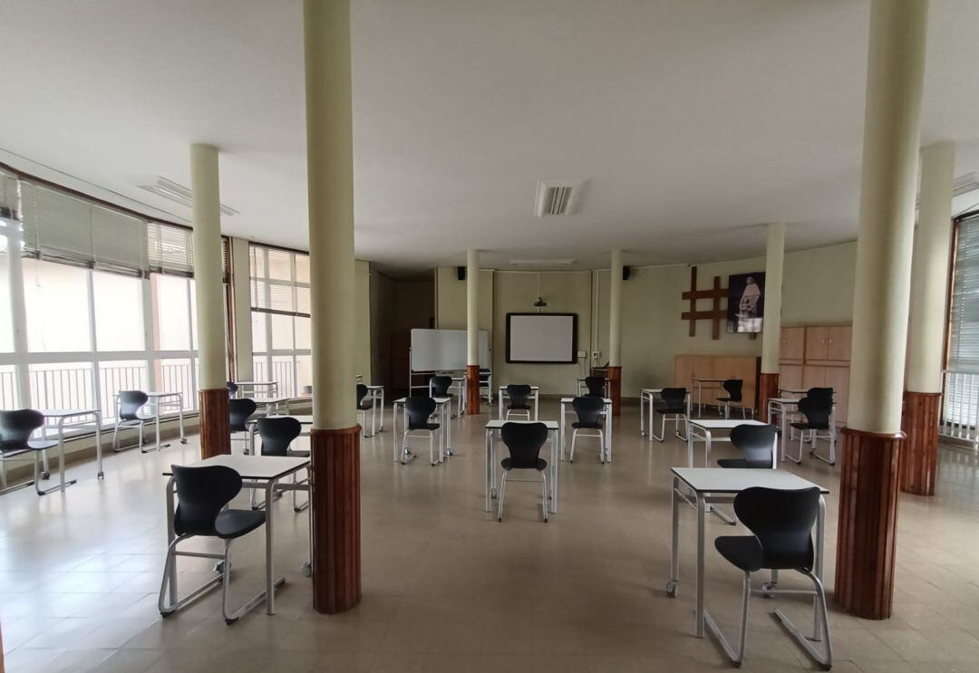 Una de las aulas preparadas para las pruebas de acceso a la universidad, en el Colegio Jesús María de València