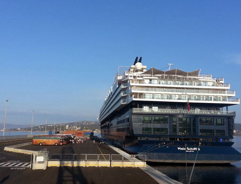 Un dels creuers que ha atracat al port de Palamós aquesta temporada