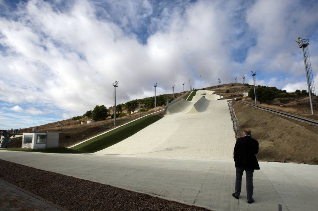 Panorámica de lo que tenía que haber sido el proyecto de &#039;Meseta Ski&#039;