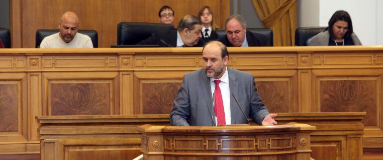 Martínez Guijarro ha defendido en el pleno el avance que supone la Ley de Transparencia de Castilla La Mancha