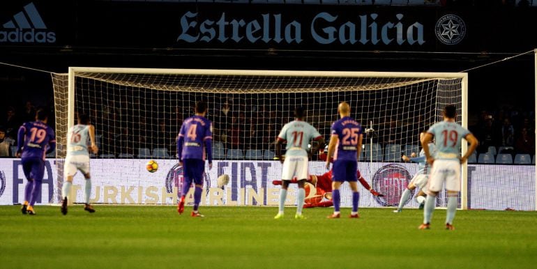 Iago Aspas engaña a Cuéllar y marca de penalti el único gol del partido