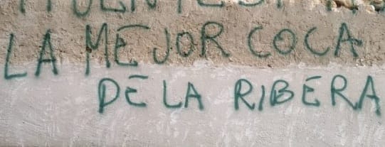 Pintadas sobre la fachada norte de la ermita de la Virgen de las Viñas