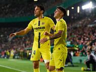 El Villarreal CF celebra uno de sus primeros goles en Elche