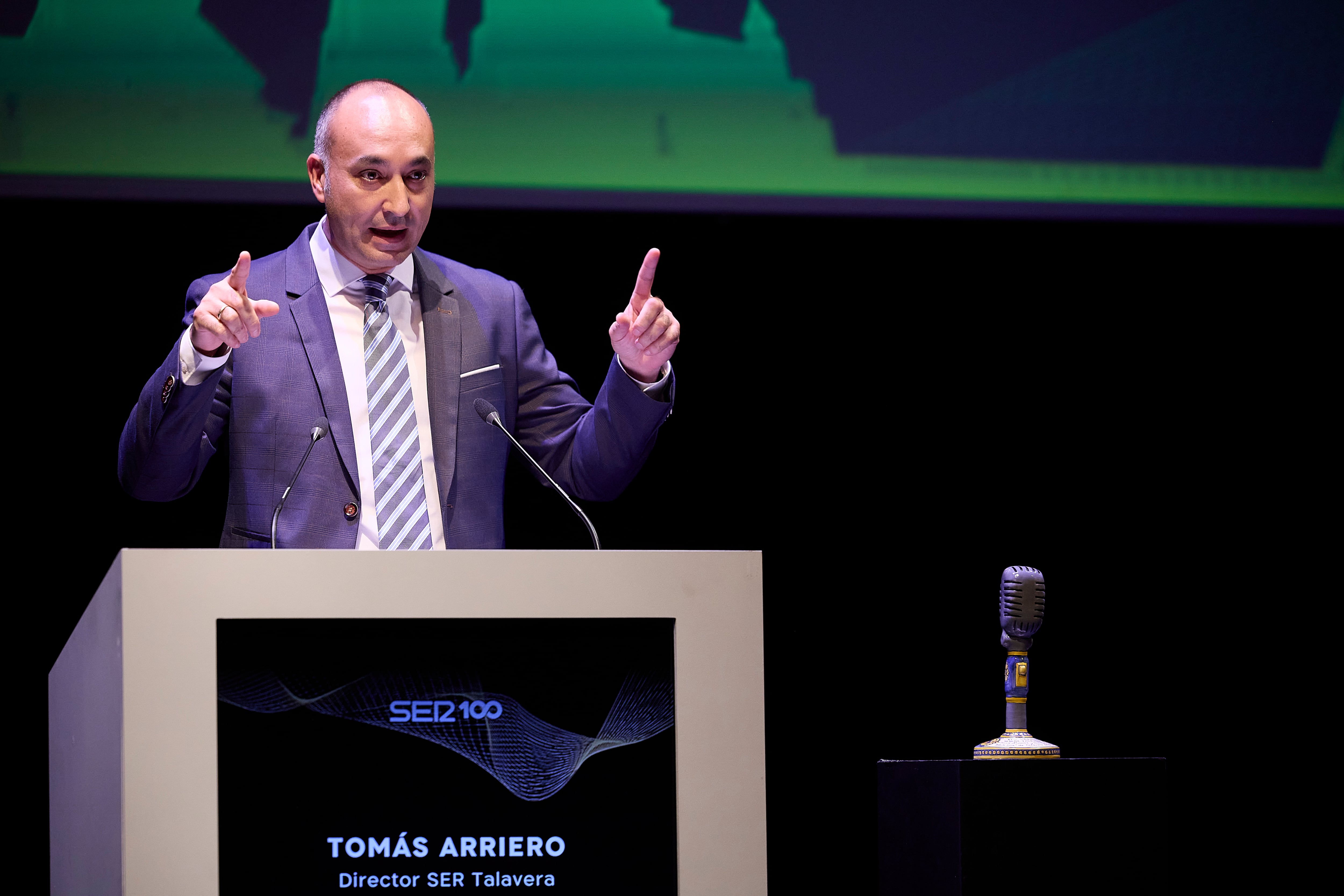 Tomás Arriero, director de SER Talavera durante la 22º gala. Foto: SER Talavera / Manu Reino