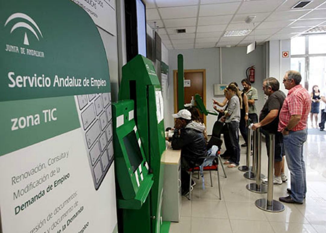 Interior de una oficina del Servicio Andaluz de Empleo.