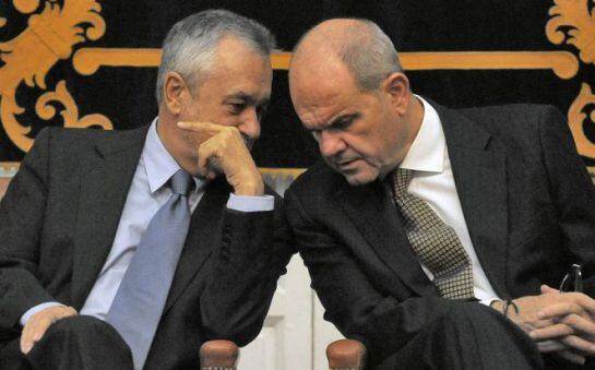 José Antonio Griñán y Manuel Chaves, durante un acto