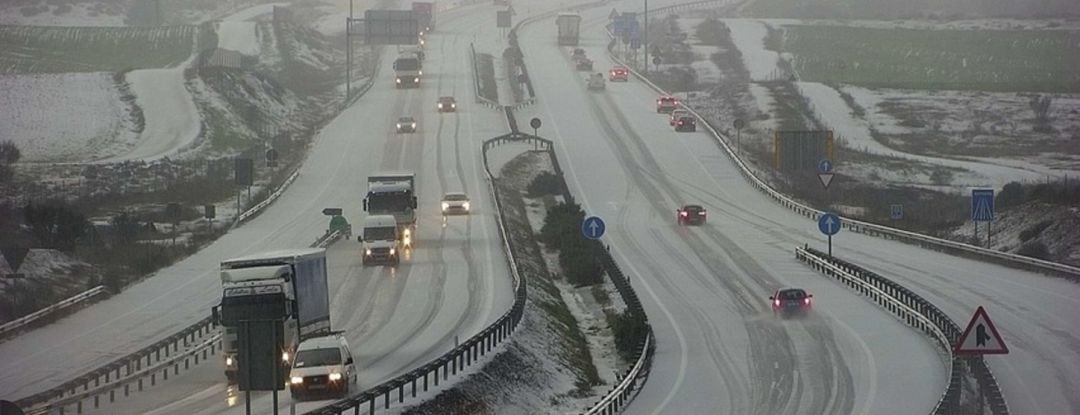 Imagen del estado de la Autovía A-4, tras la granizada 