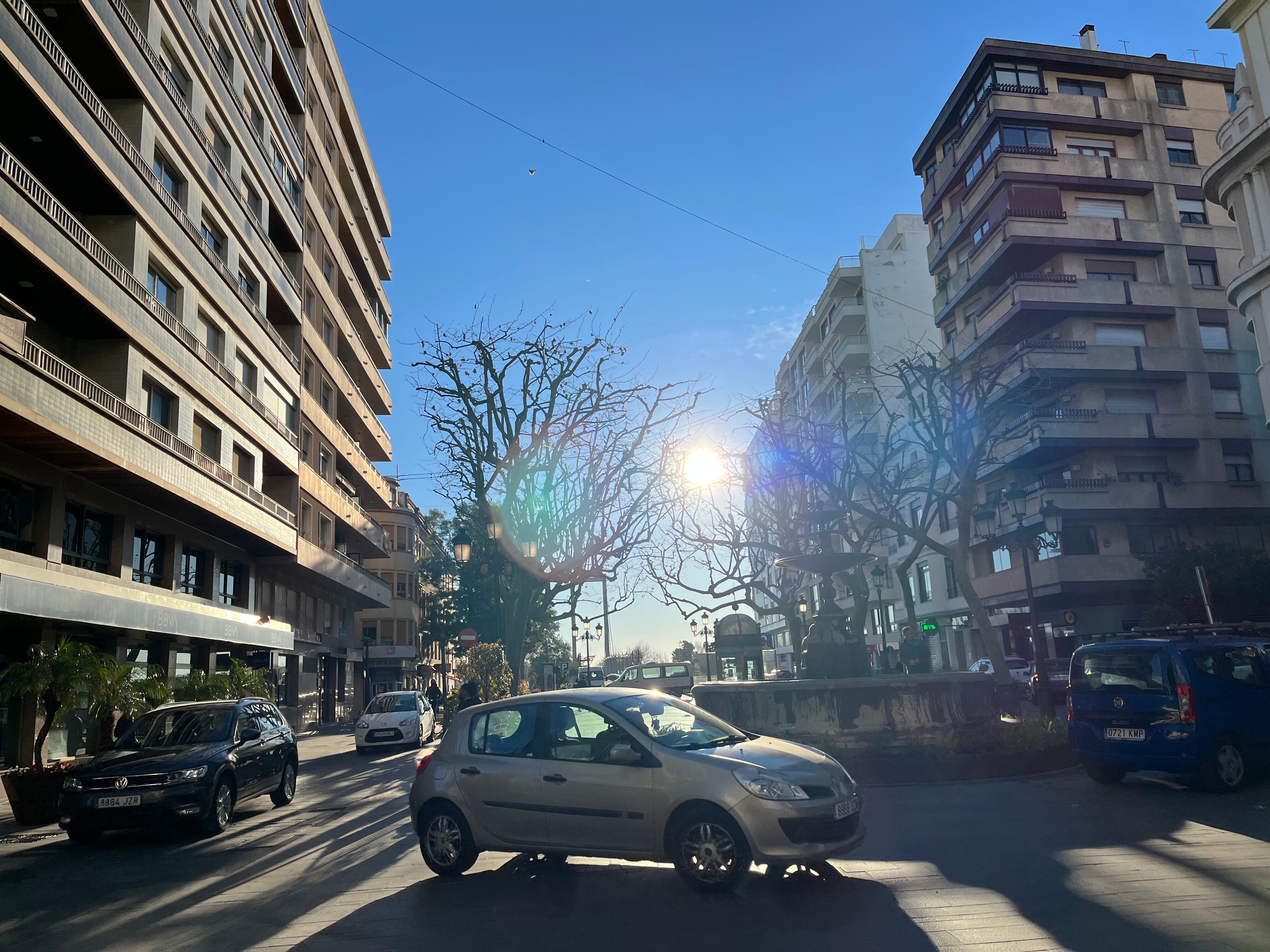 Sol y cielo despejado en Gandia