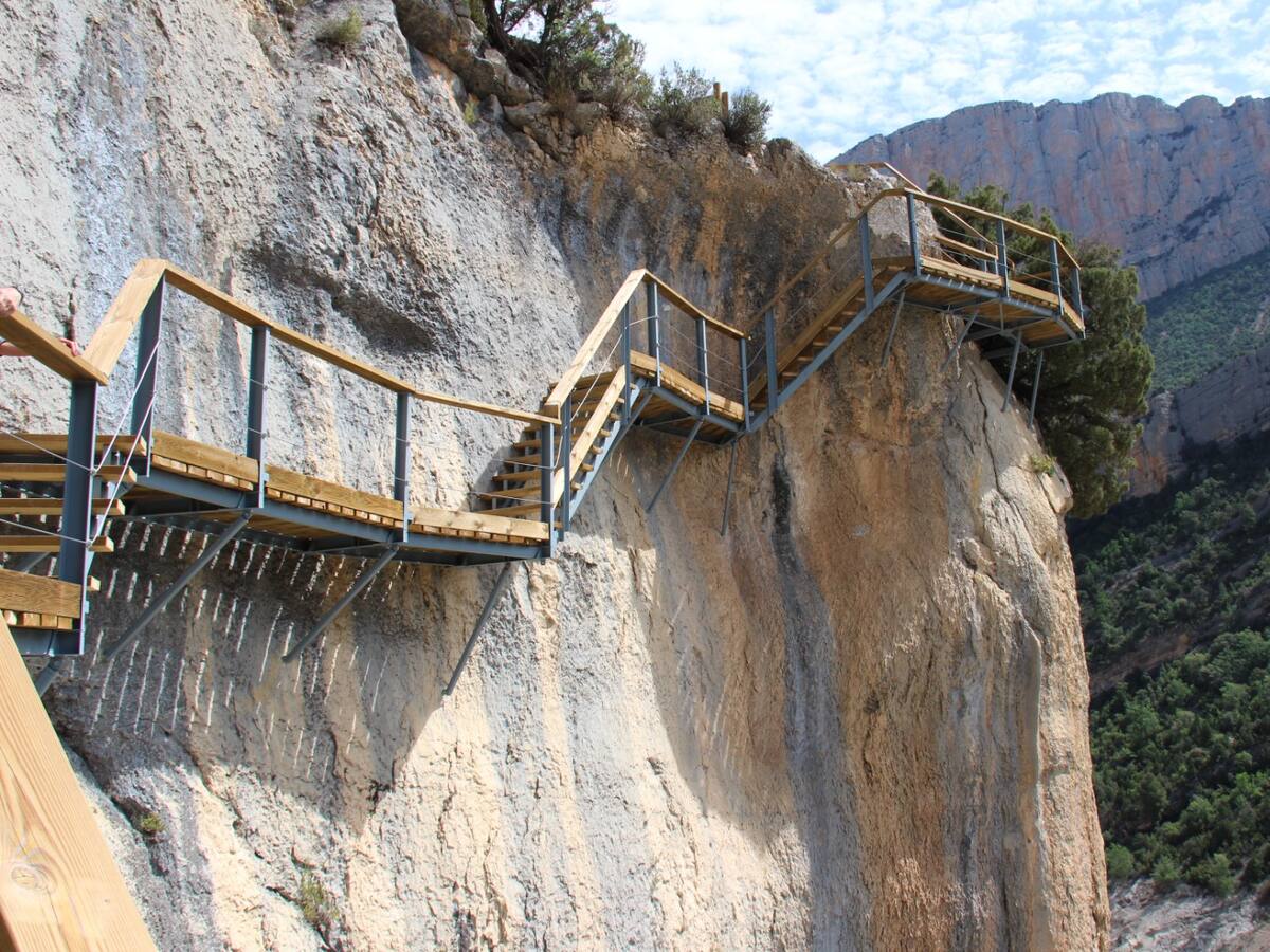 Las pasarelas de Montfalcó reabren al público