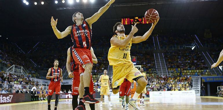 Causeur no jugó ante Fenerbahce por molestias en la espalda