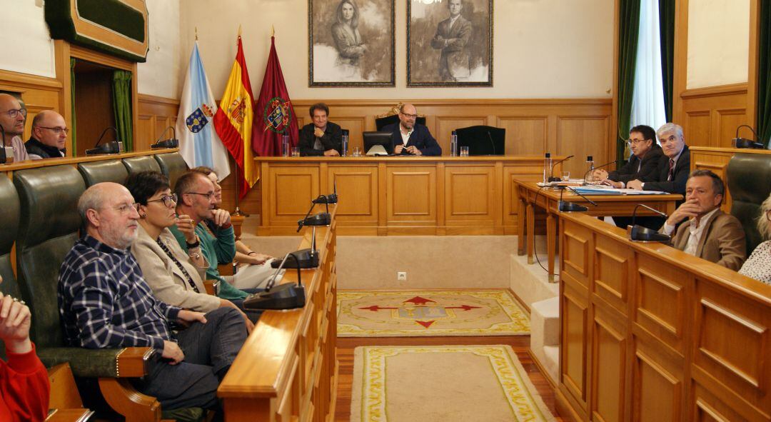 Un instante de la última sesión plenaria del Ayuntamiento de Santiago, con la que se puso fin a la legislatura 2015-2019