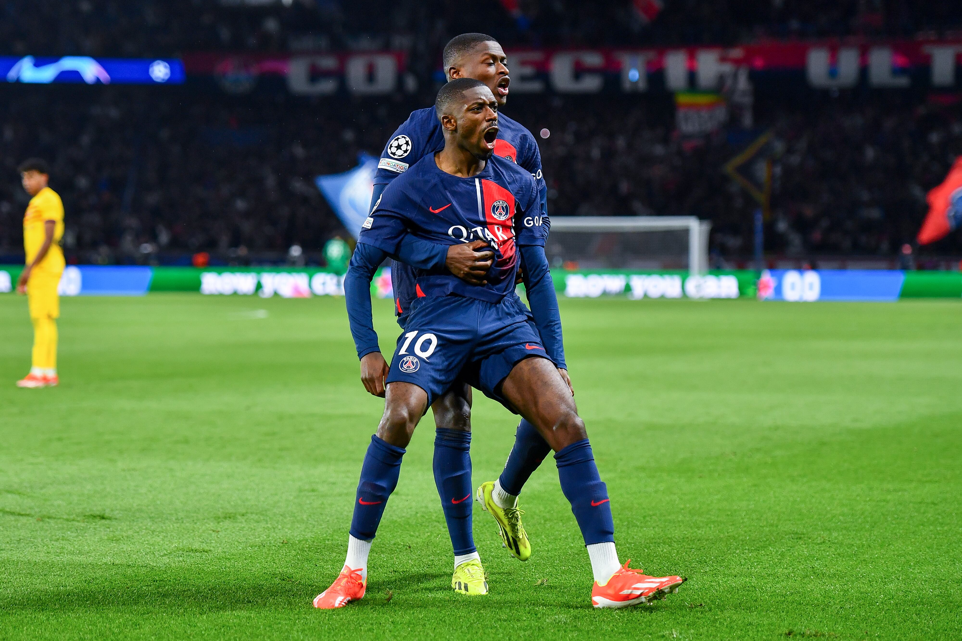 Ousmane Dembélé celebra su gol contra el FC Barcelona en UEFA Champions League