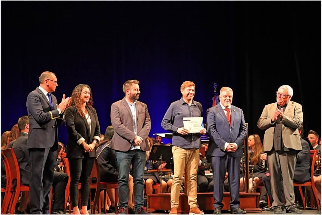 Momento de la entrega del premio
