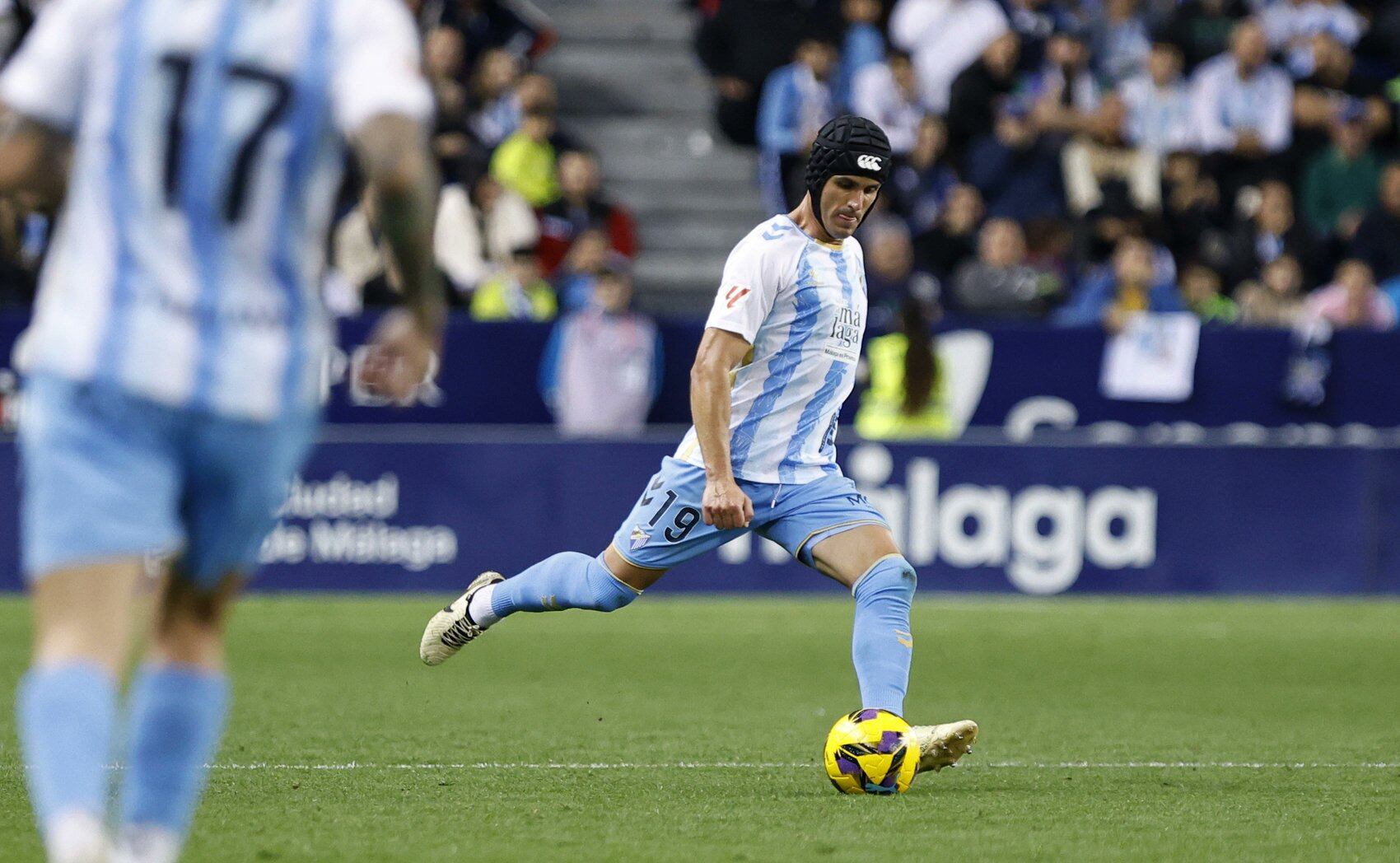 El centrocampista del Málaga Luismi Sánchez, baja en el entrenamiento de este martes por un proceso gripal