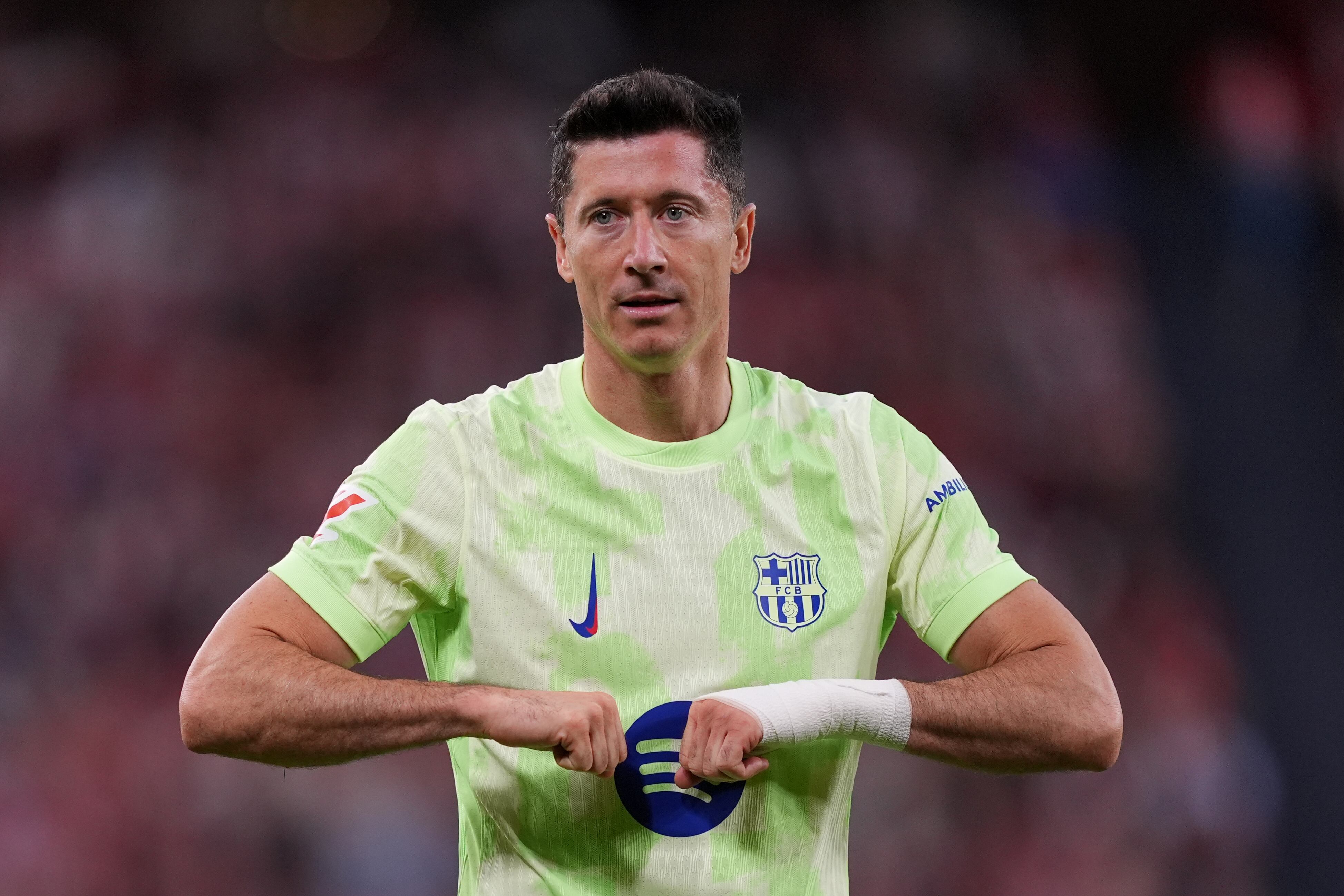 Robert Lewandowski celebra un gol ante el Ahtletic Club en San Mamés