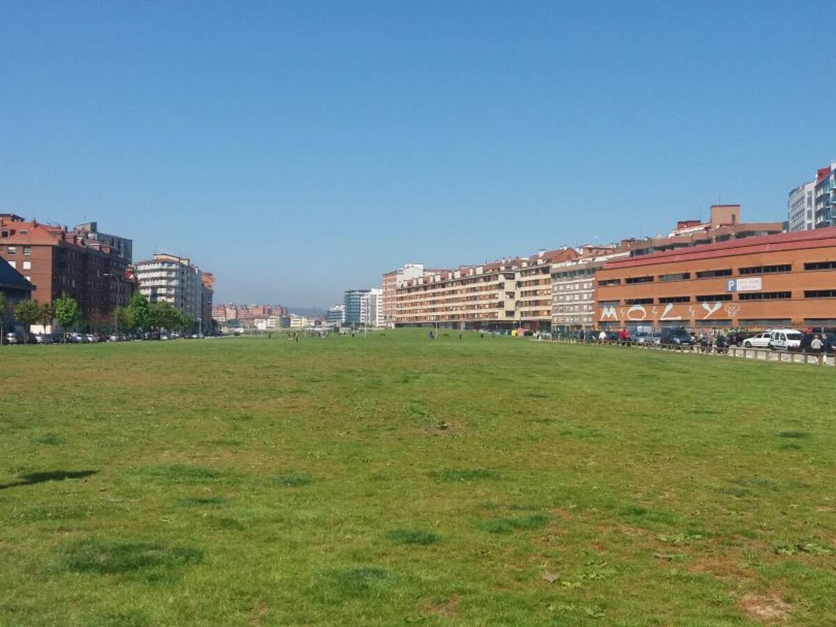 Ana González: "El PSOE ha cumplido su palabra con el plan de vías"