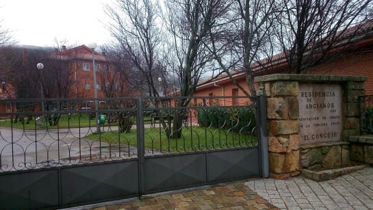 Imagen de la entrada de la residencia de ancianos &#039;El Concejo&#039;