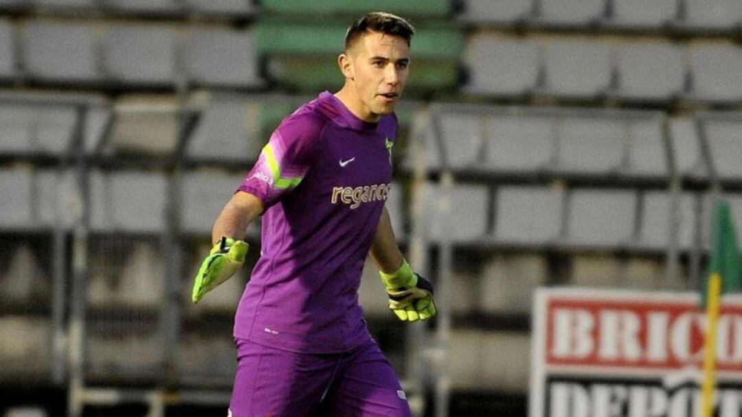 Paisa, defendiendo la portería del Racing de Ferrol