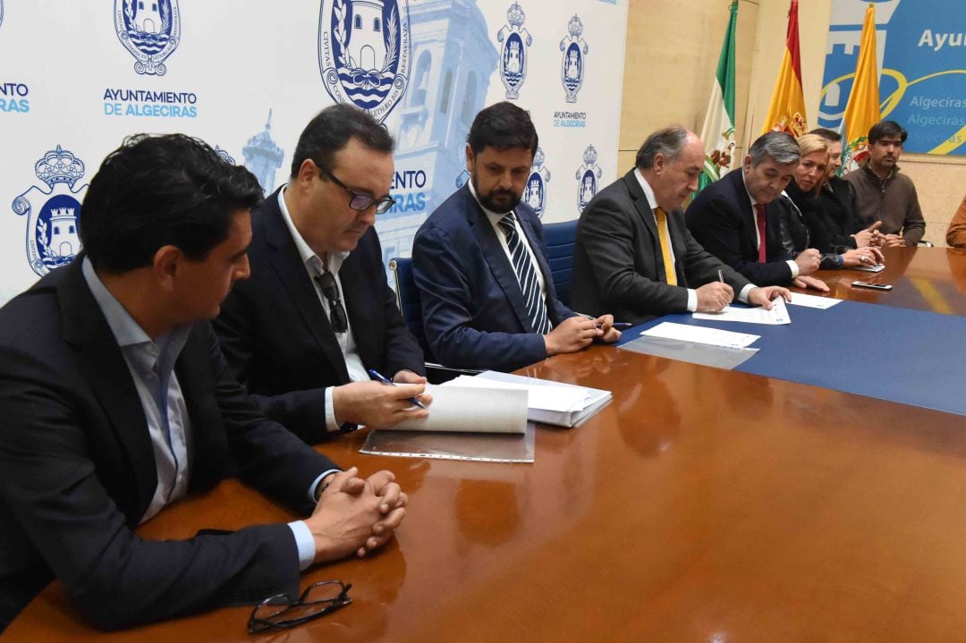 La firma se ha procedido este lunes.