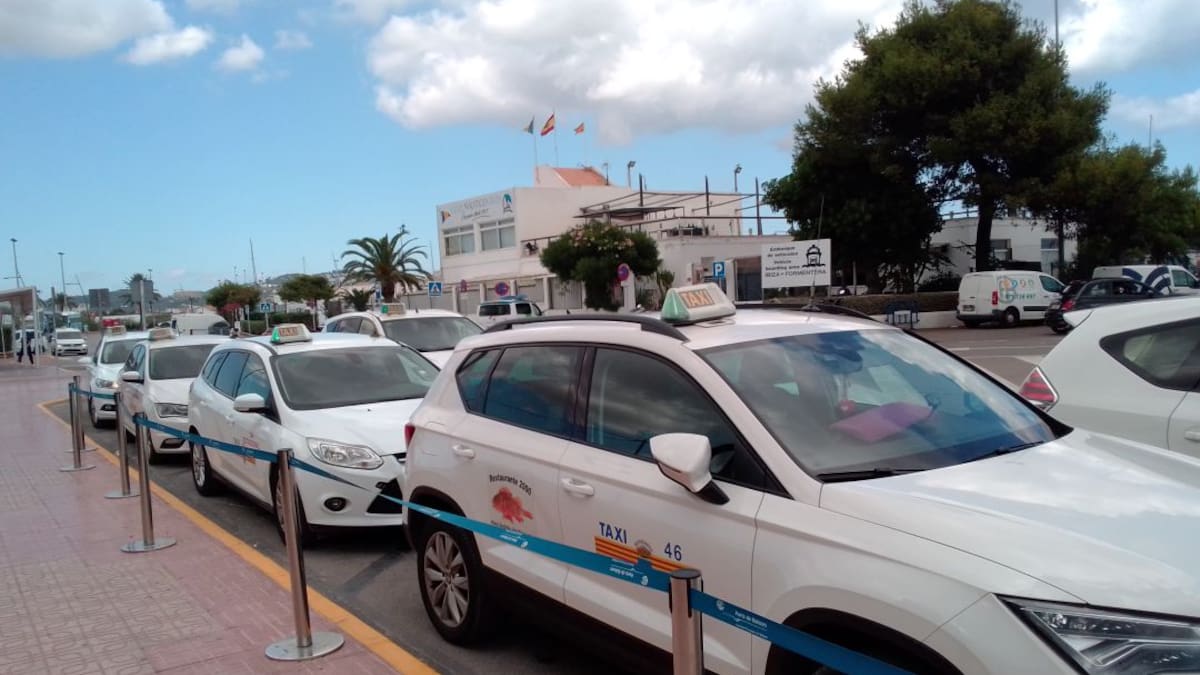 Vila no dará 40 licencias estacionales más este verano por el rechazo de la patronal mayoritaria del taxi