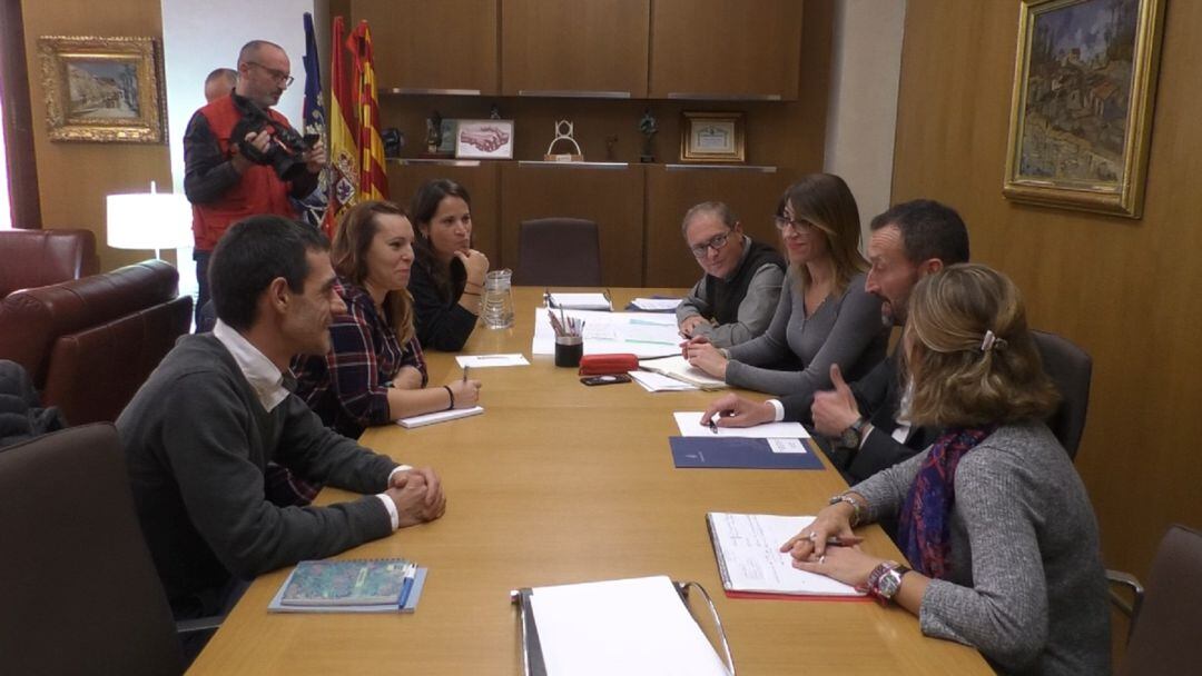 Reunión del alcalde con la comunidad escolar de El Altet