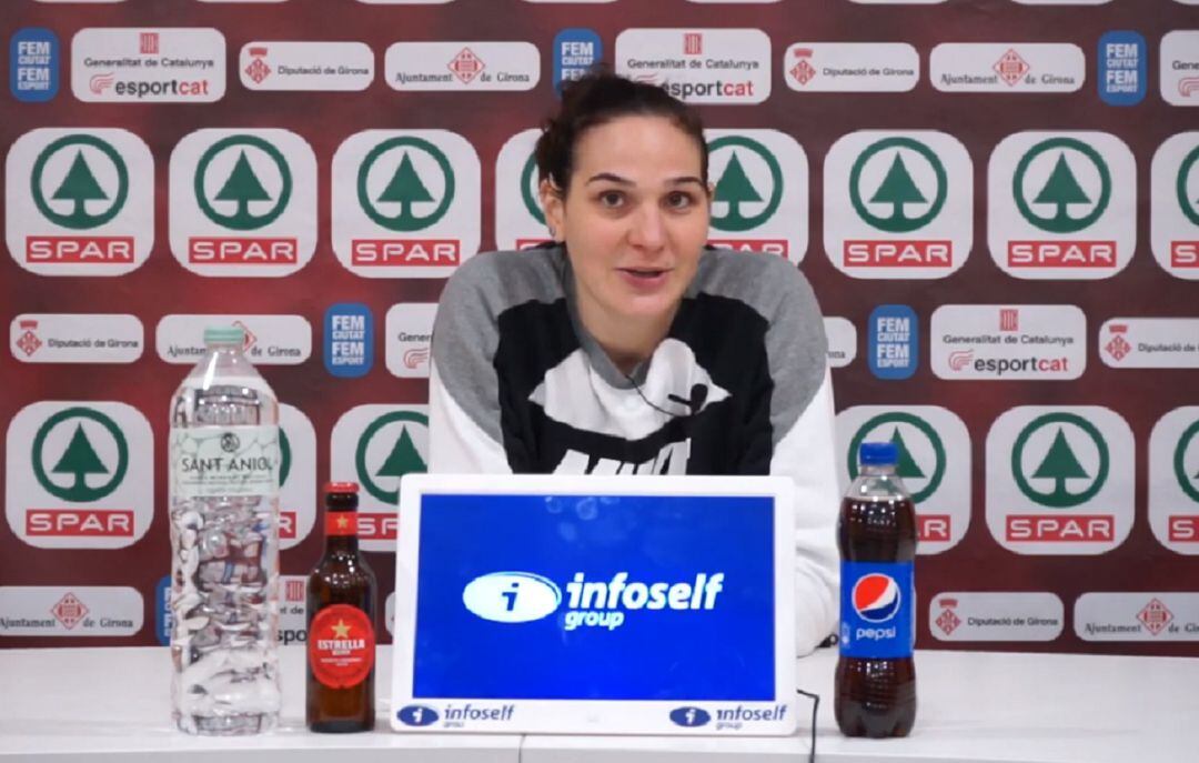 Sonja Vasic a la sala de premsa de Fontajau.