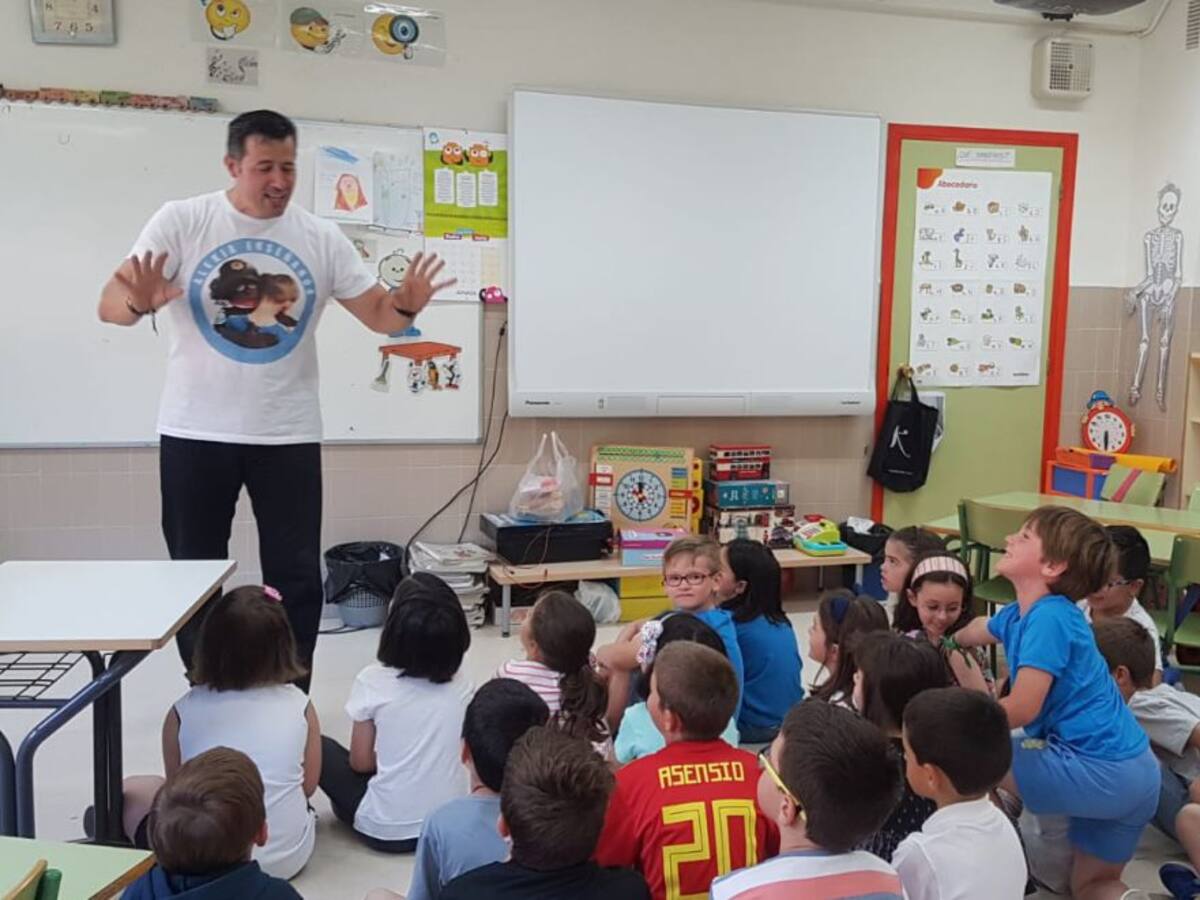 Salvador: "Soy policía local en Logroño y tengo un proyecto para enseñar a los niños cómo autoprotegerse"