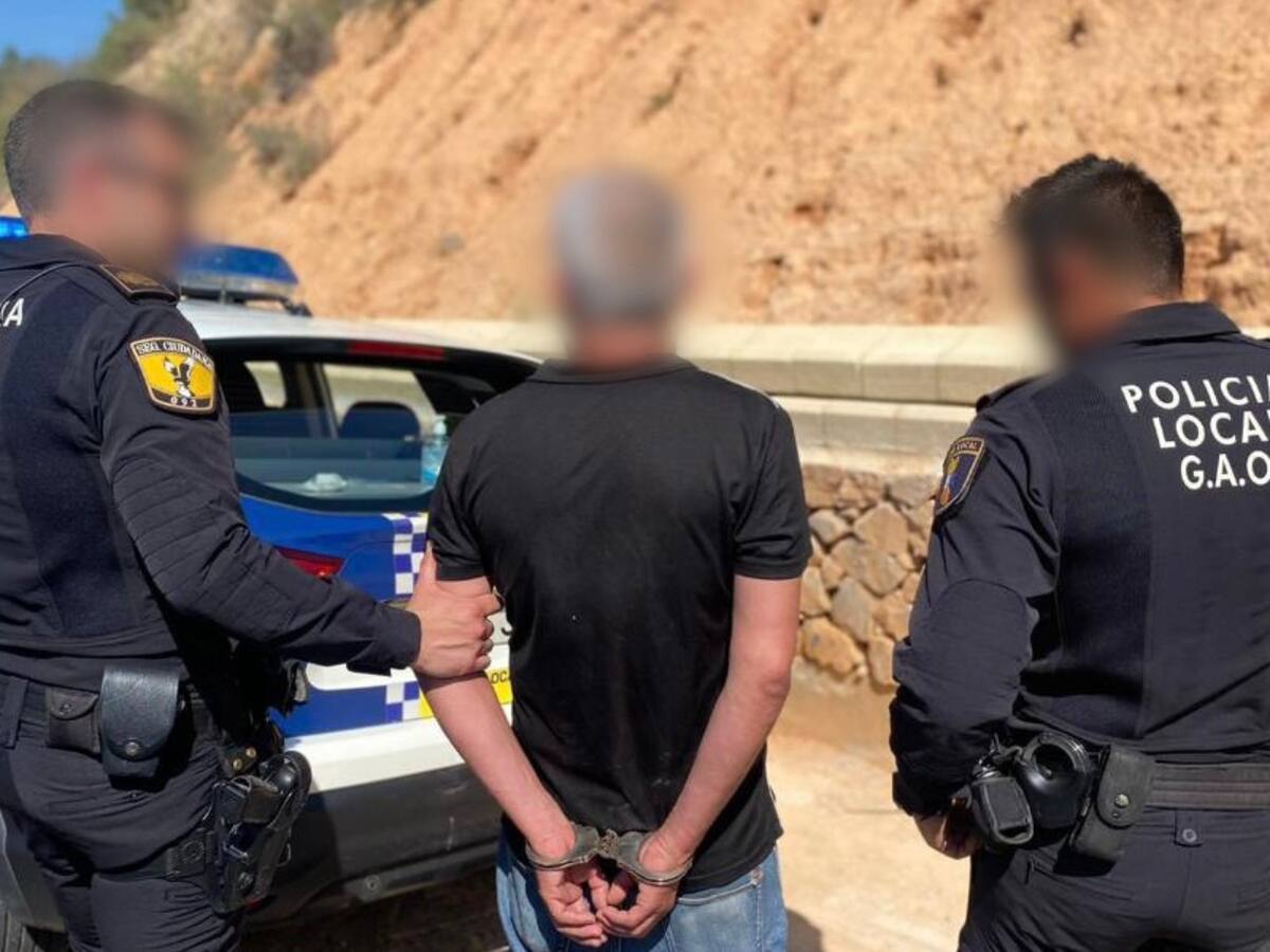 Detienen a un hombre por un delito de tráfico de drogas al tratar de huir de un control