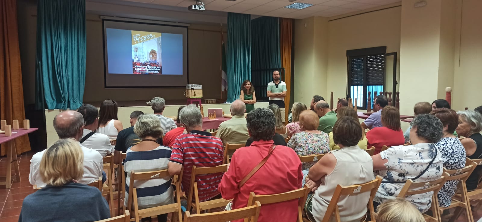 Presentación de la revista en el salón Cantarranas