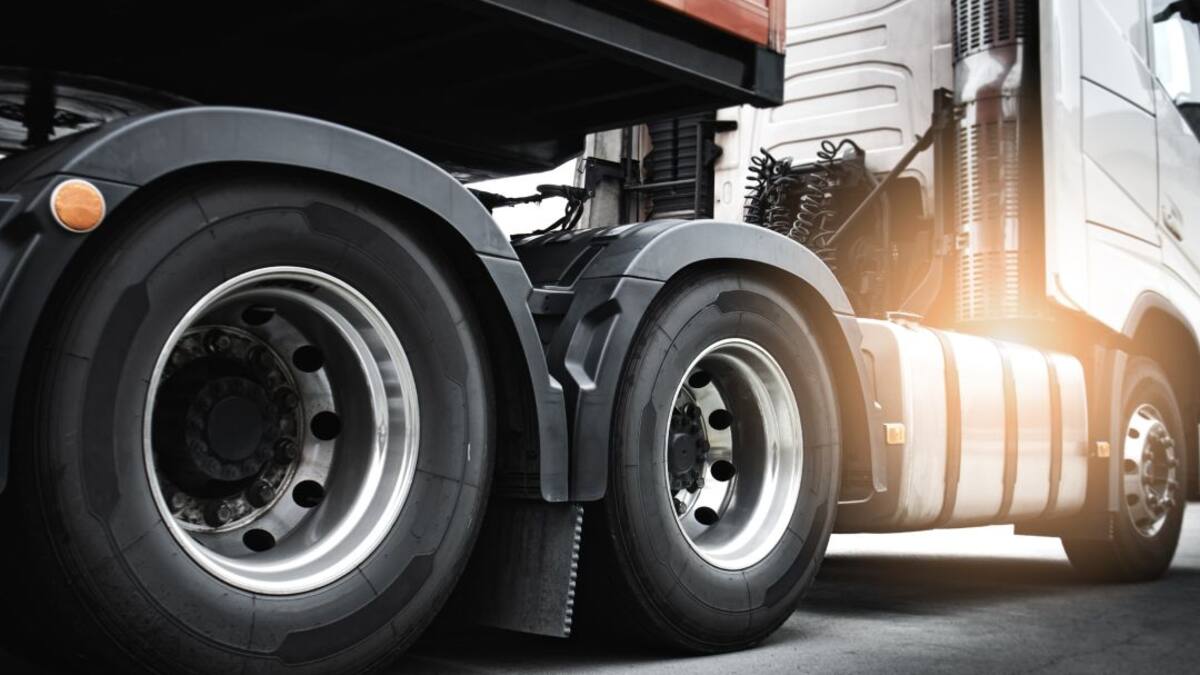 "Nuestra casa es el camión": diario sonoro de un conductor en ruta por Europa