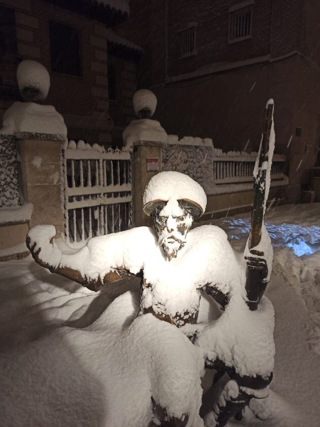 La escultura cubierta de nieve por Filomena