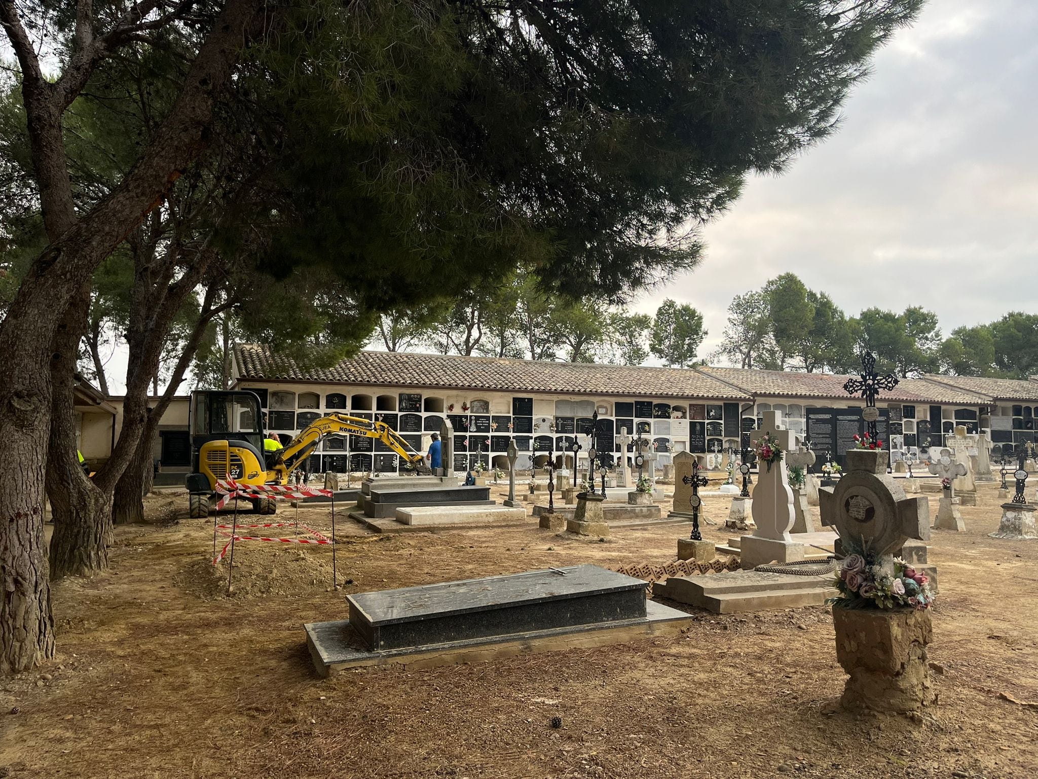 Primeros pasos de la campaña de exhumación en Ejea