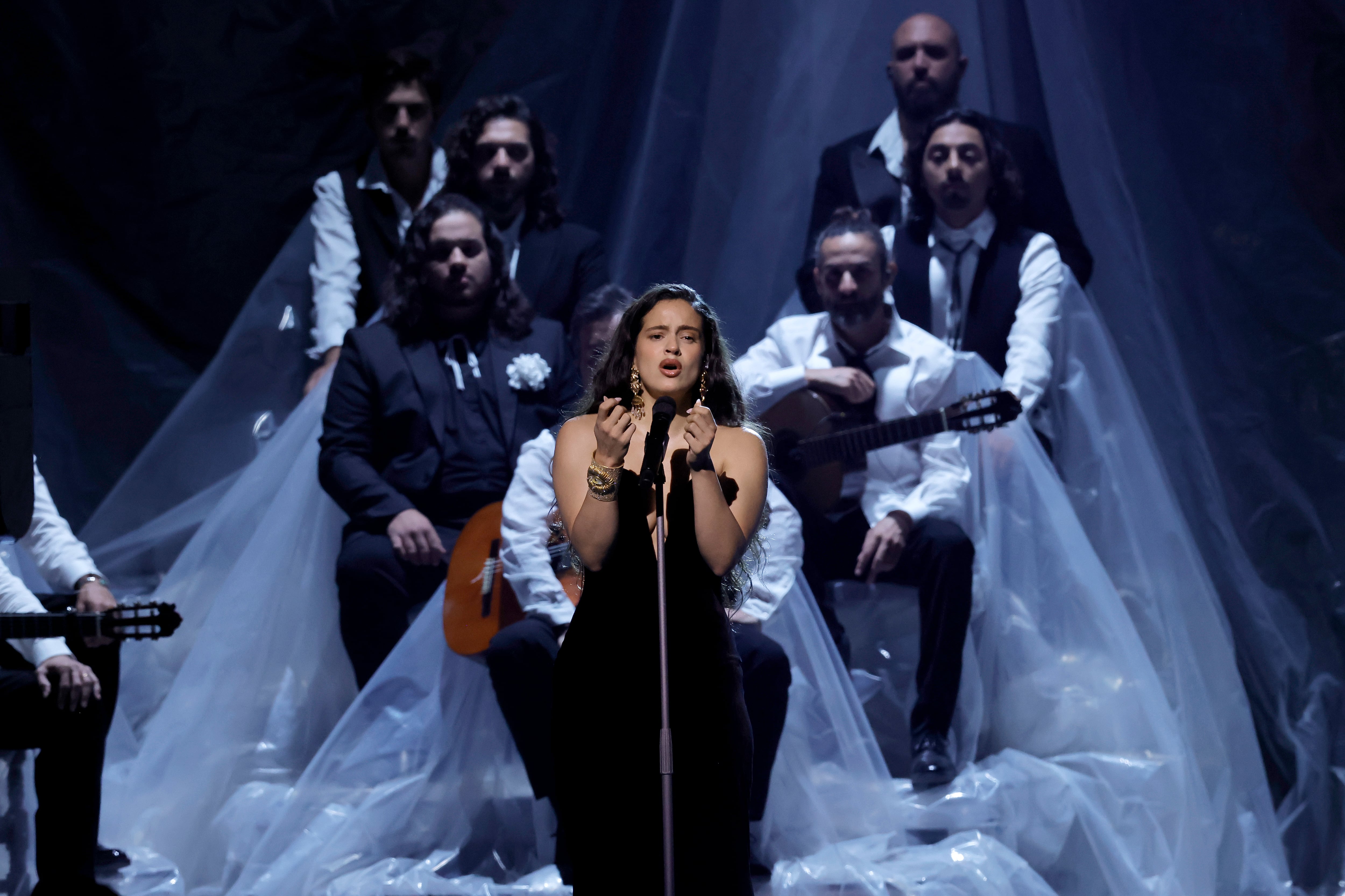 Actuación de Rosalía durante los Latin Grammy. (Photo by Kevin Winter/Getty Images for Latin Recording Academy)