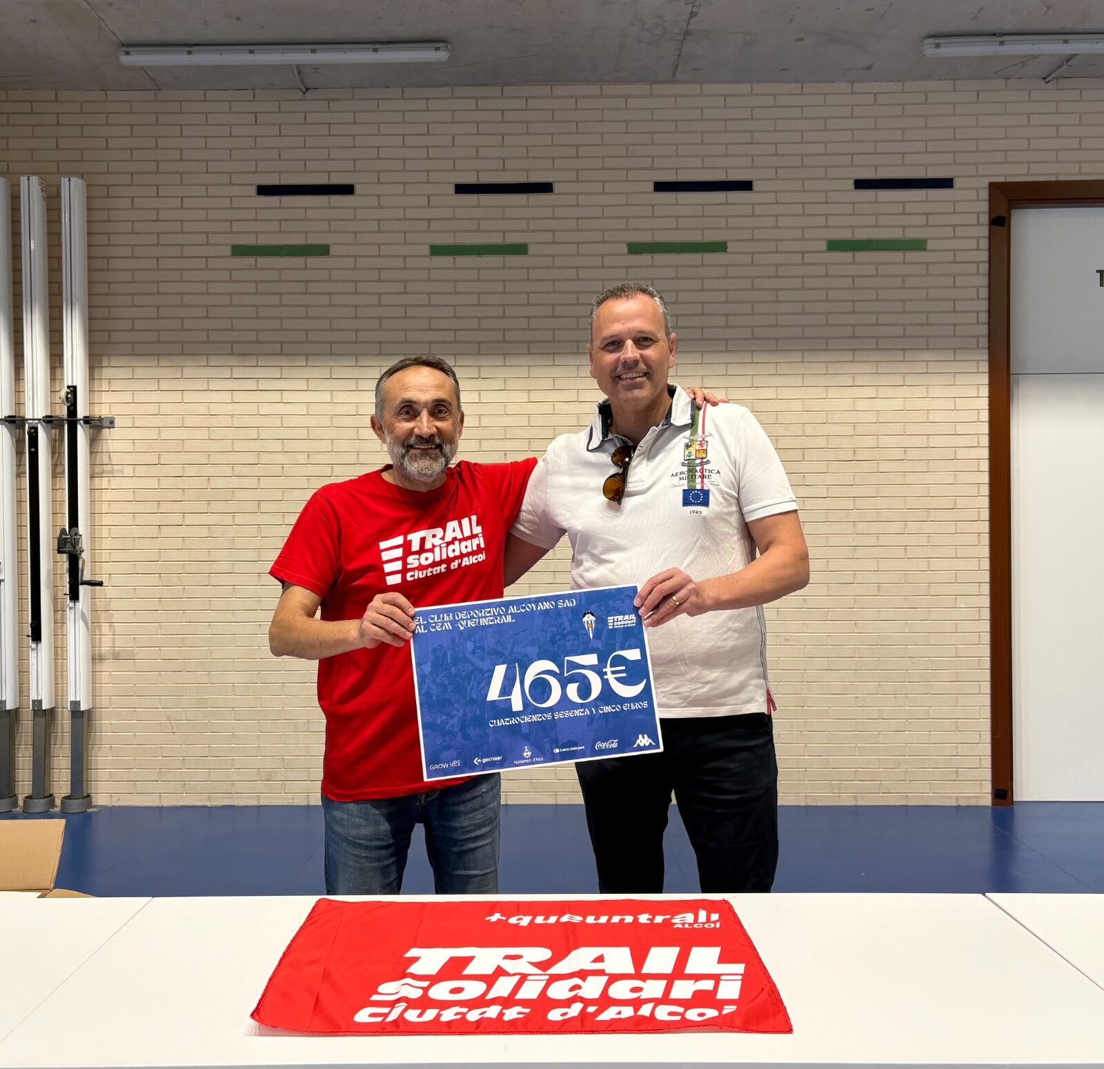 El Alcoyano dona parte de la recaudación al Trail Solidari Alcoi