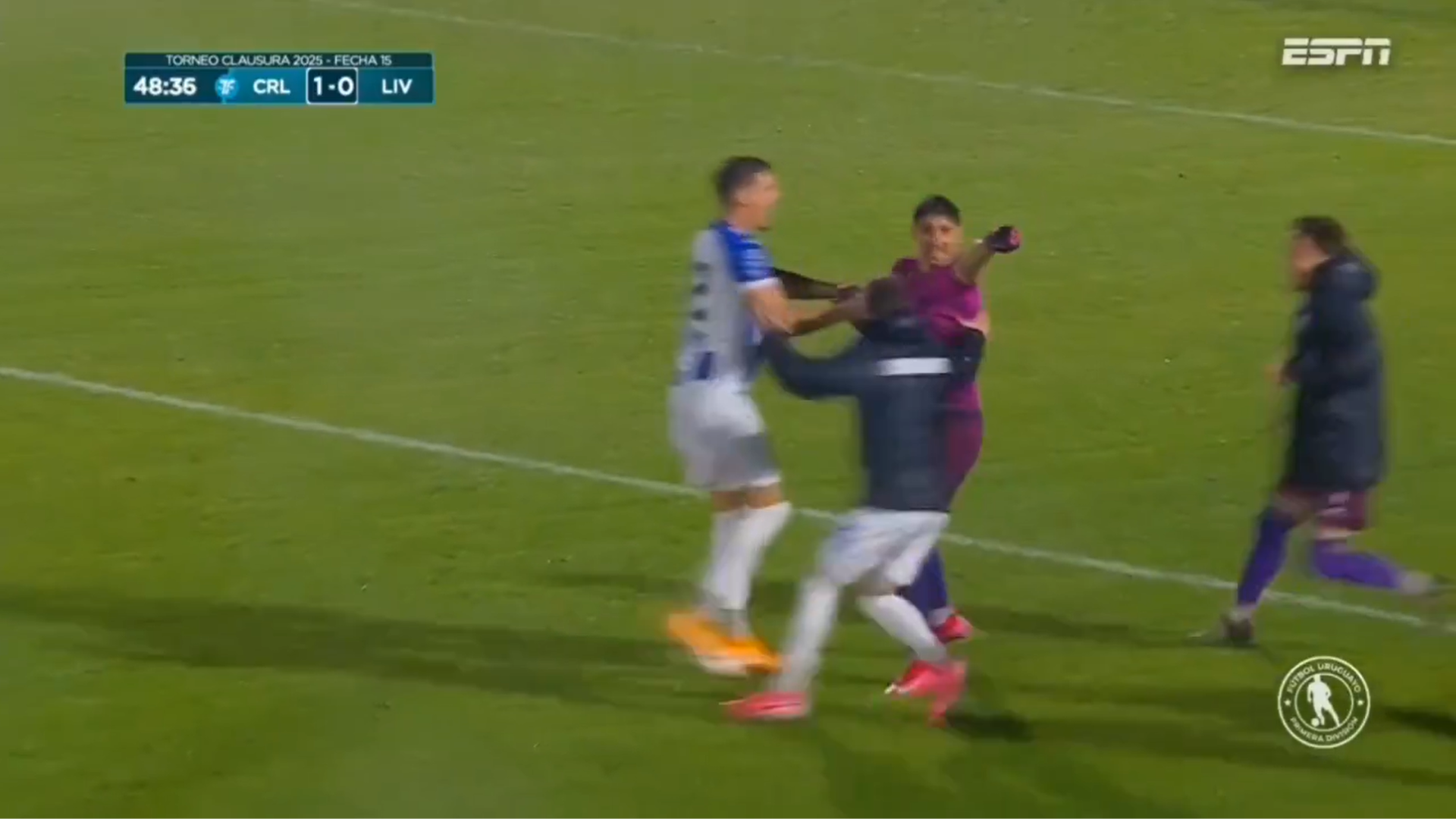 Gino Santilli celebra su gol viral desde su propia portería