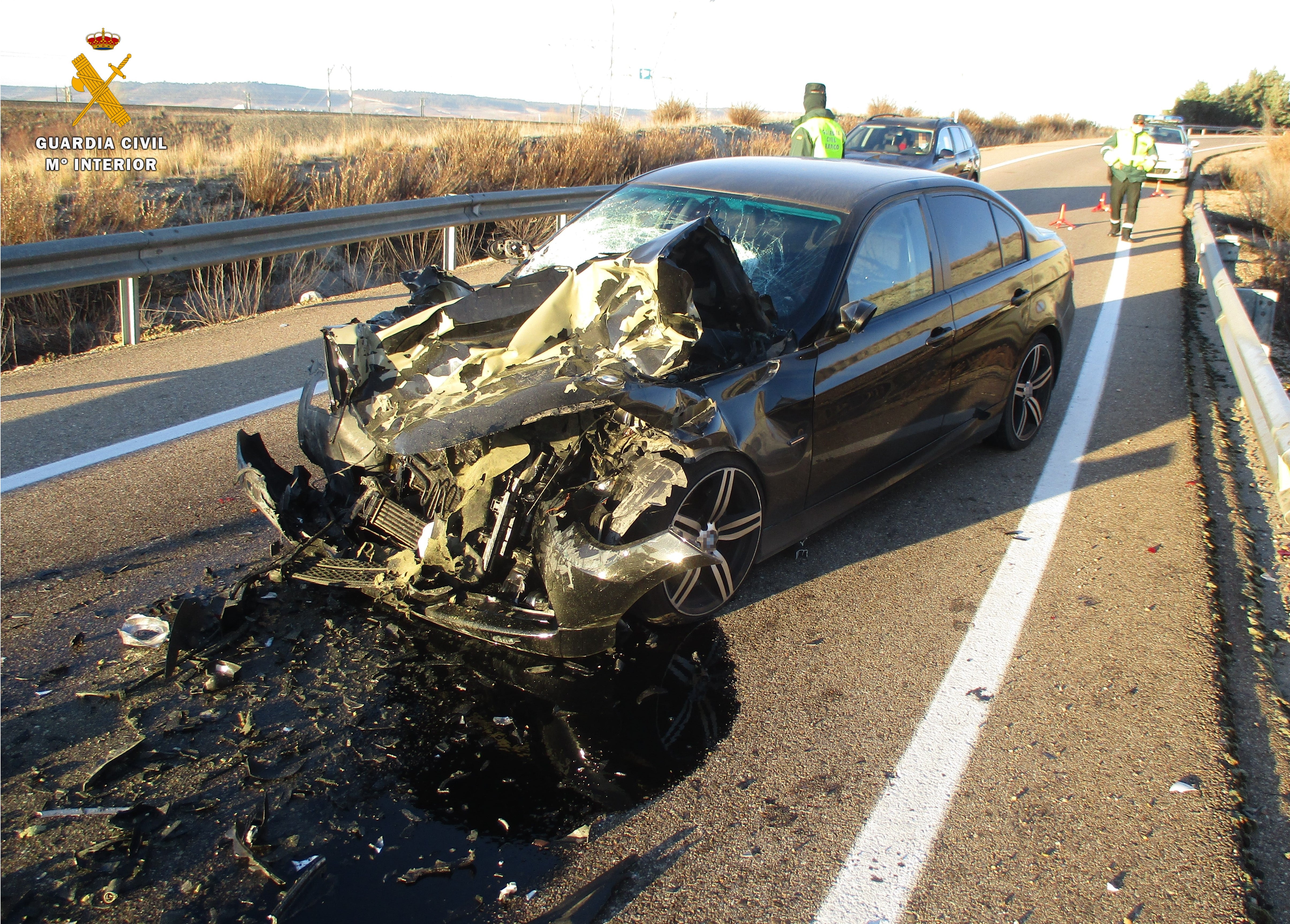 La Guardia Civil investiga a un conductor que se dio a la fuga y colisionó contra un camión (Imagen de archivo)