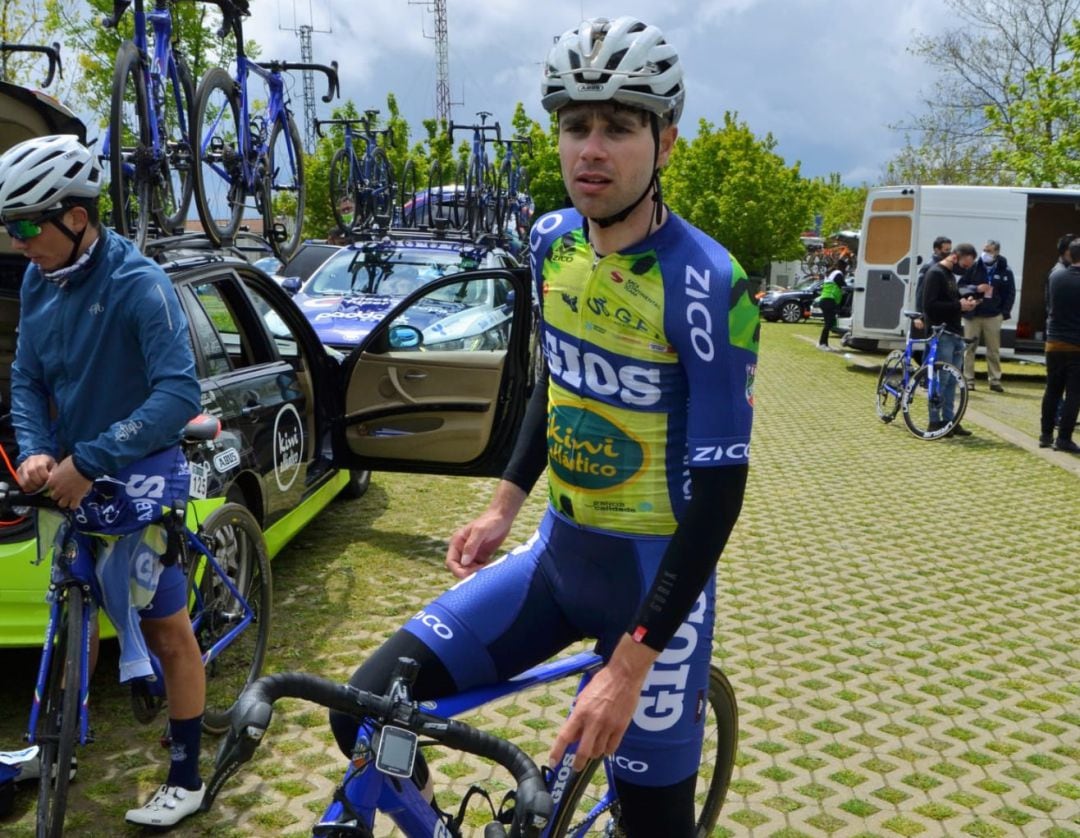 Jorge Bueno, con el maillot del equipo Gios