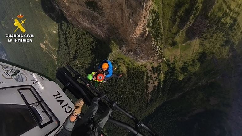 Rescate de dos escaladores en el Tozal del Mallo