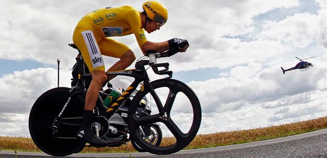 El británico Bradley Wiggins ha ganado la última contrareloj y se ha proclamado virtual ganador del Tour a falta de la etapa final