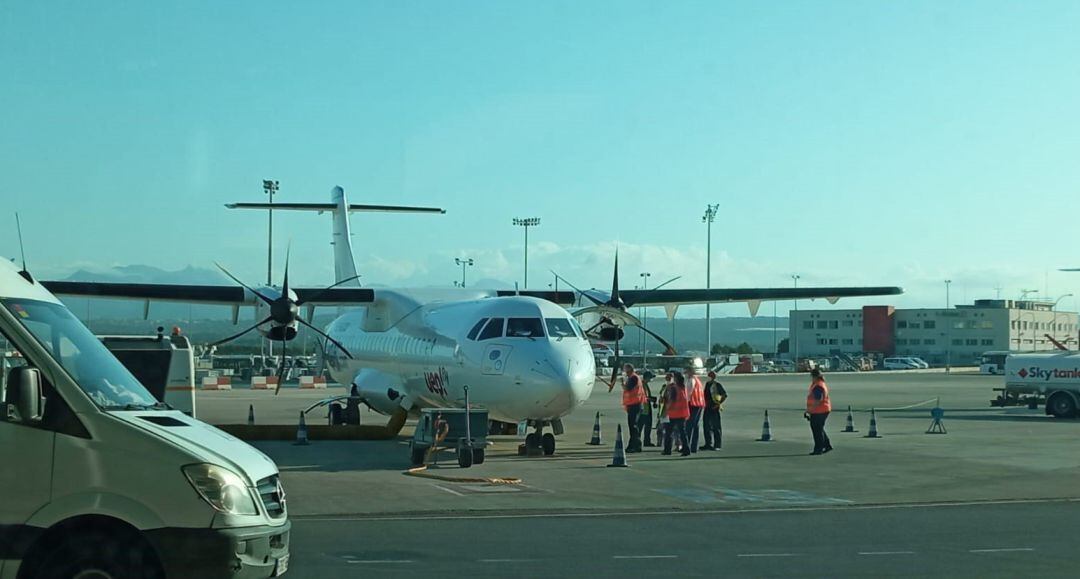 Avión en el aeropuerto de Palma